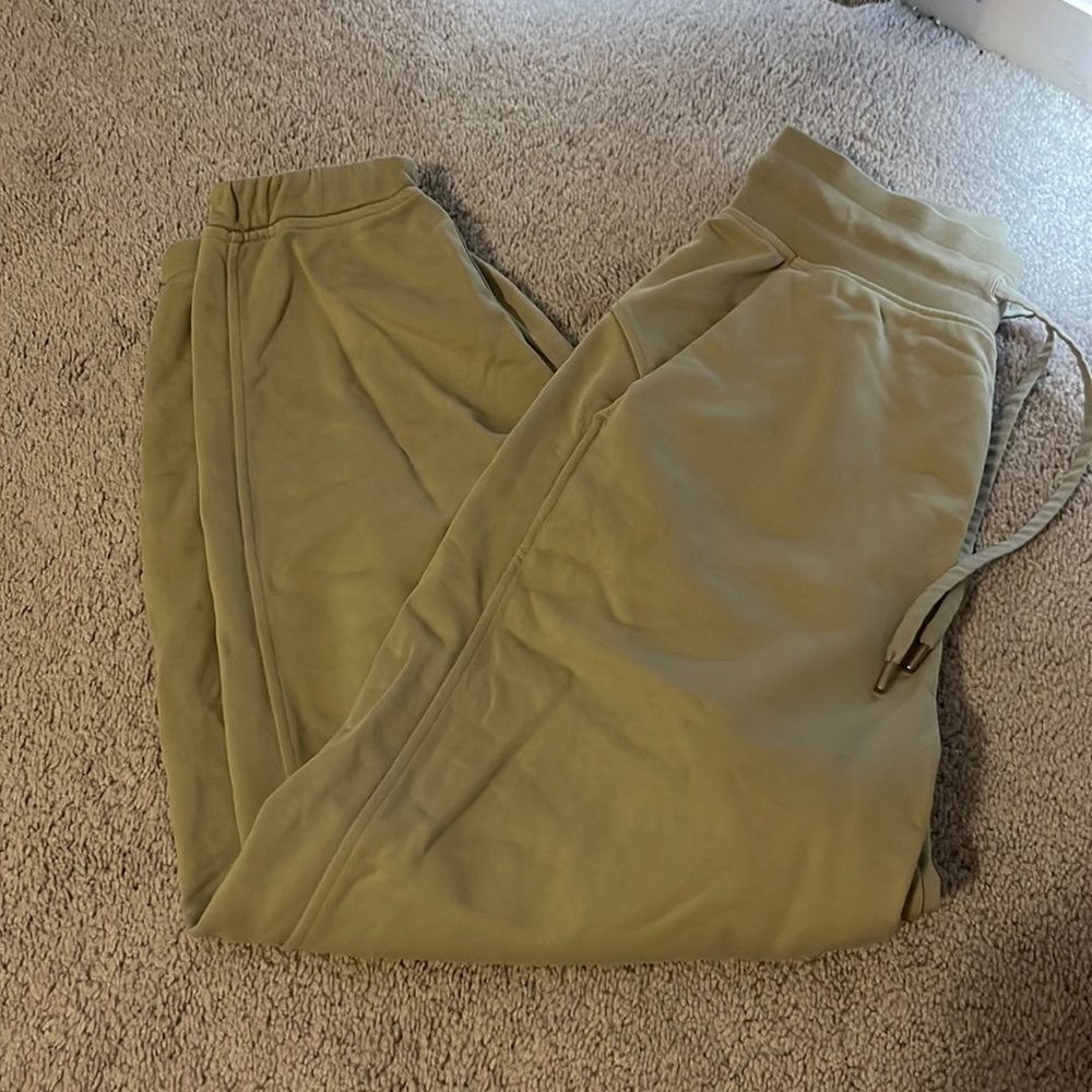 lululemon light green high rise scuba joggers